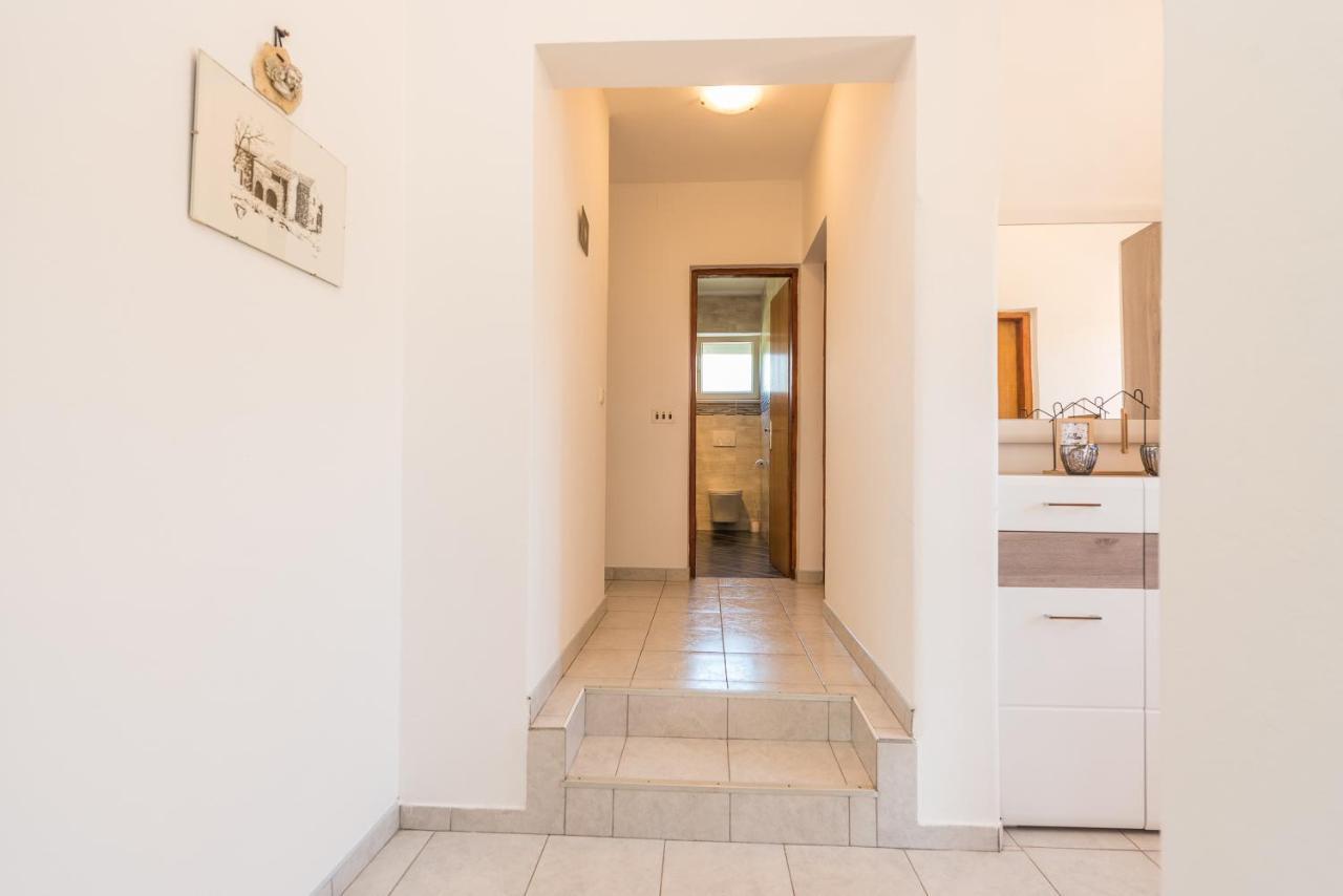 Nelly Apartments Привлака Экстерьер фото